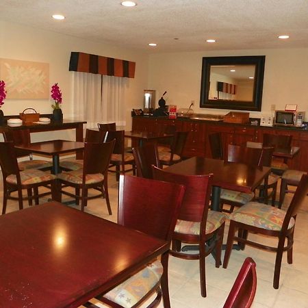 Royalton Inn & Suites Upper Sandusky Exterior photo